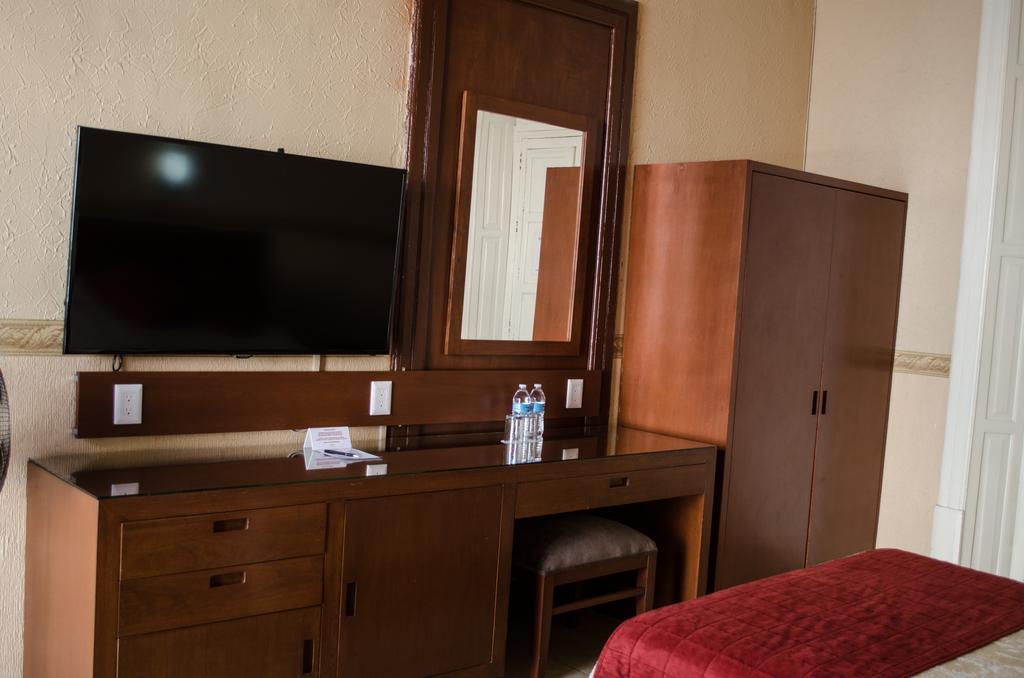 גואדלחארה Hotel Posada Regis מראה חיצוני תמונה
