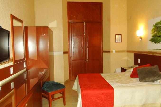 גואדלחארה Hotel Posada Regis מראה חיצוני תמונה