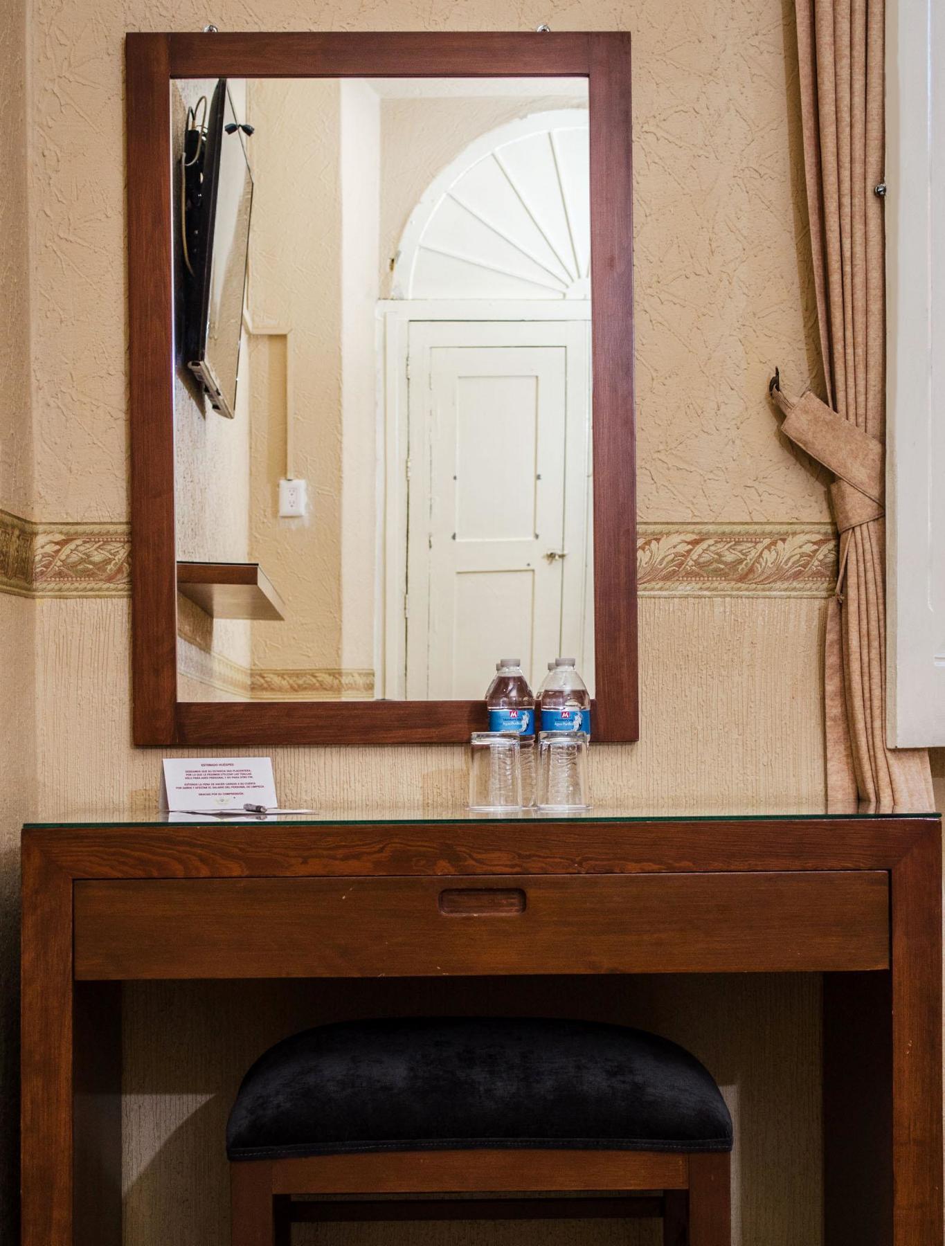 גואדלחארה Hotel Posada Regis מראה חיצוני תמונה