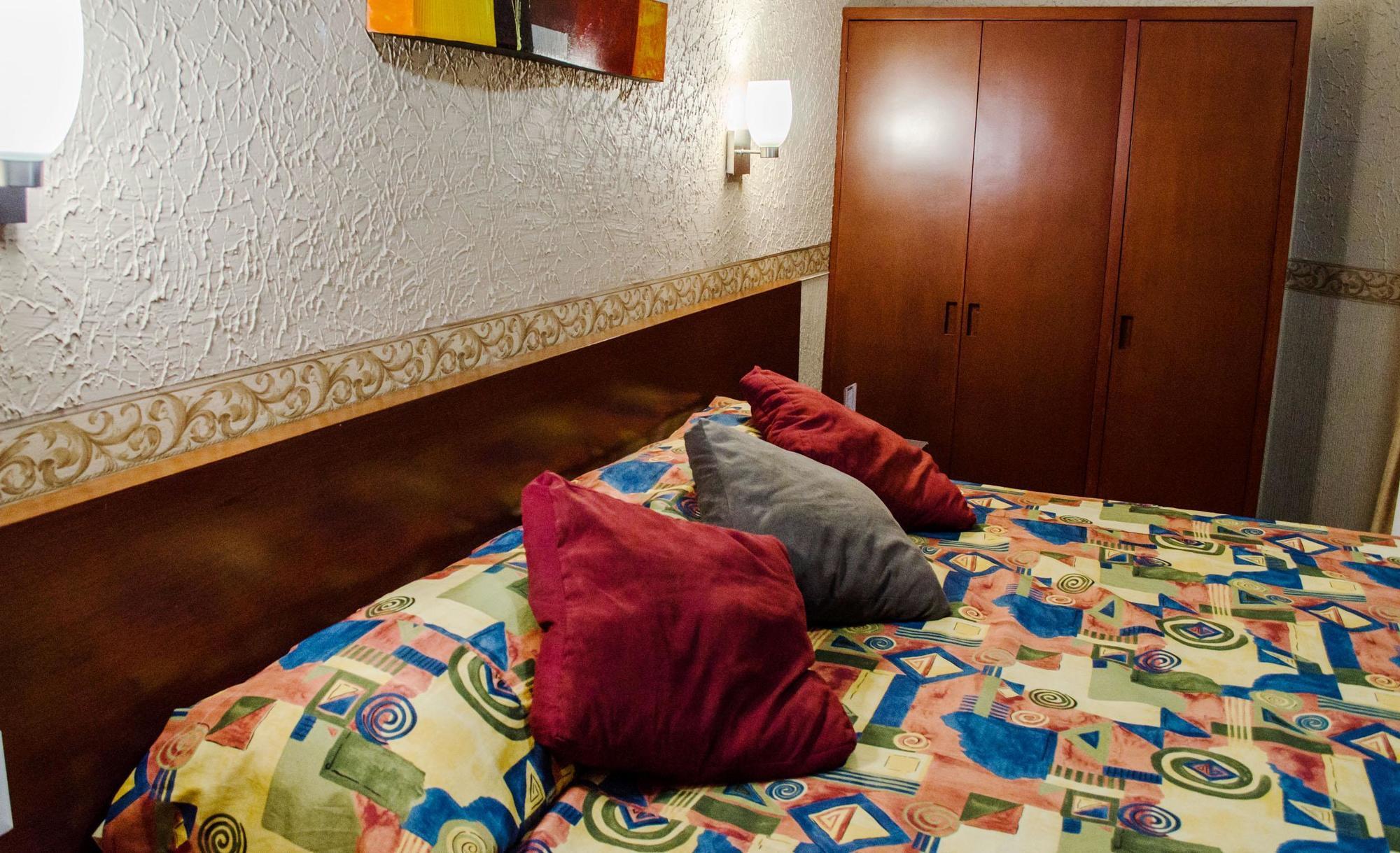 גואדלחארה Hotel Posada Regis מראה חיצוני תמונה