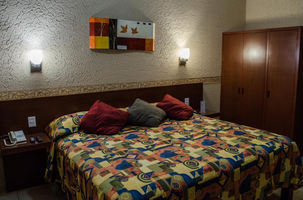 גואדלחארה Hotel Posada Regis מראה חיצוני תמונה