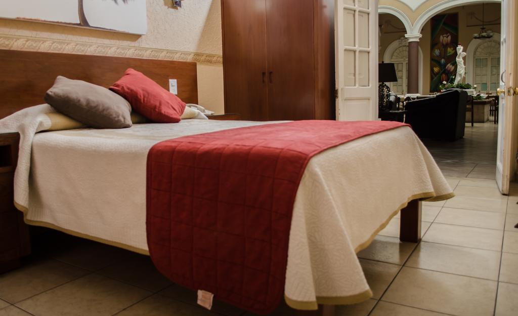 גואדלחארה Hotel Posada Regis מראה חיצוני תמונה