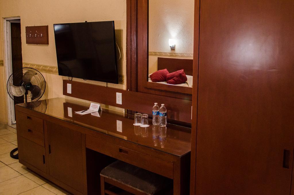 גואדלחארה Hotel Posada Regis מראה חיצוני תמונה