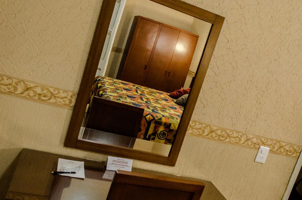 גואדלחארה Hotel Posada Regis מראה חיצוני תמונה